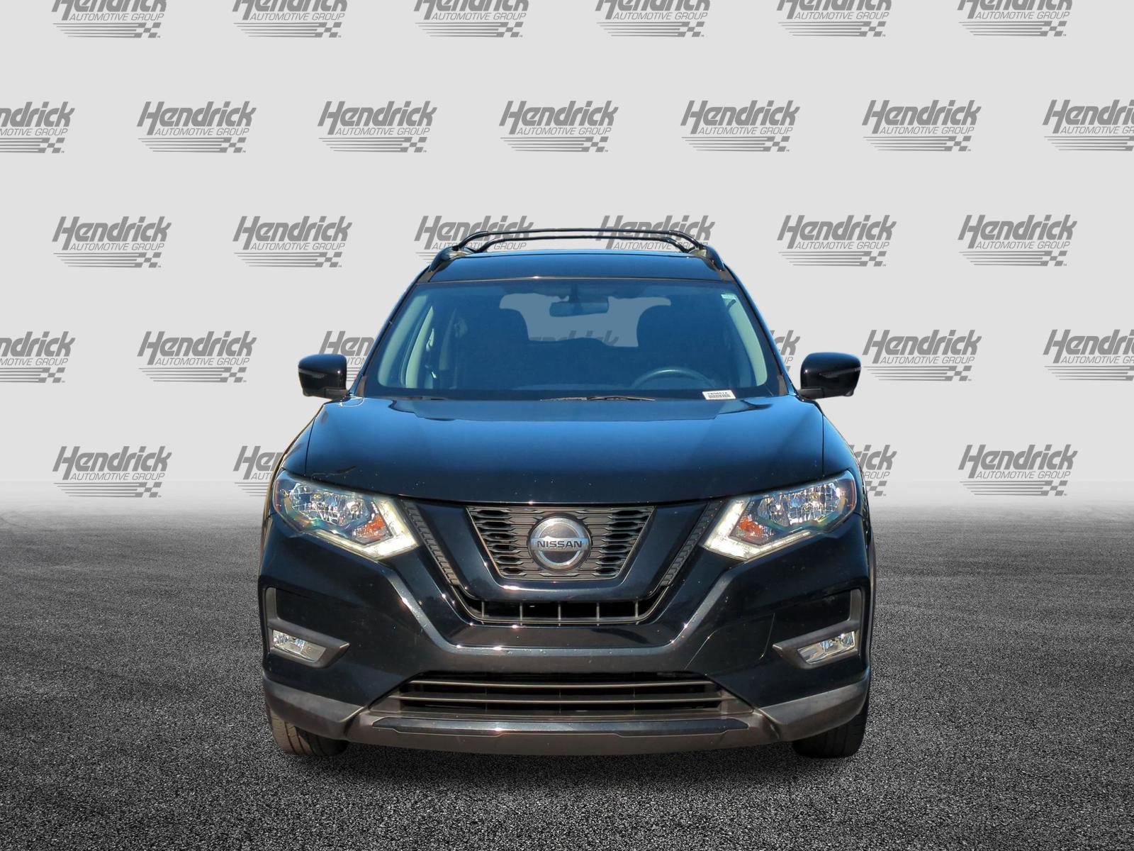 Used 2018 Nissan Rogue SV w/ Premium Package image 3