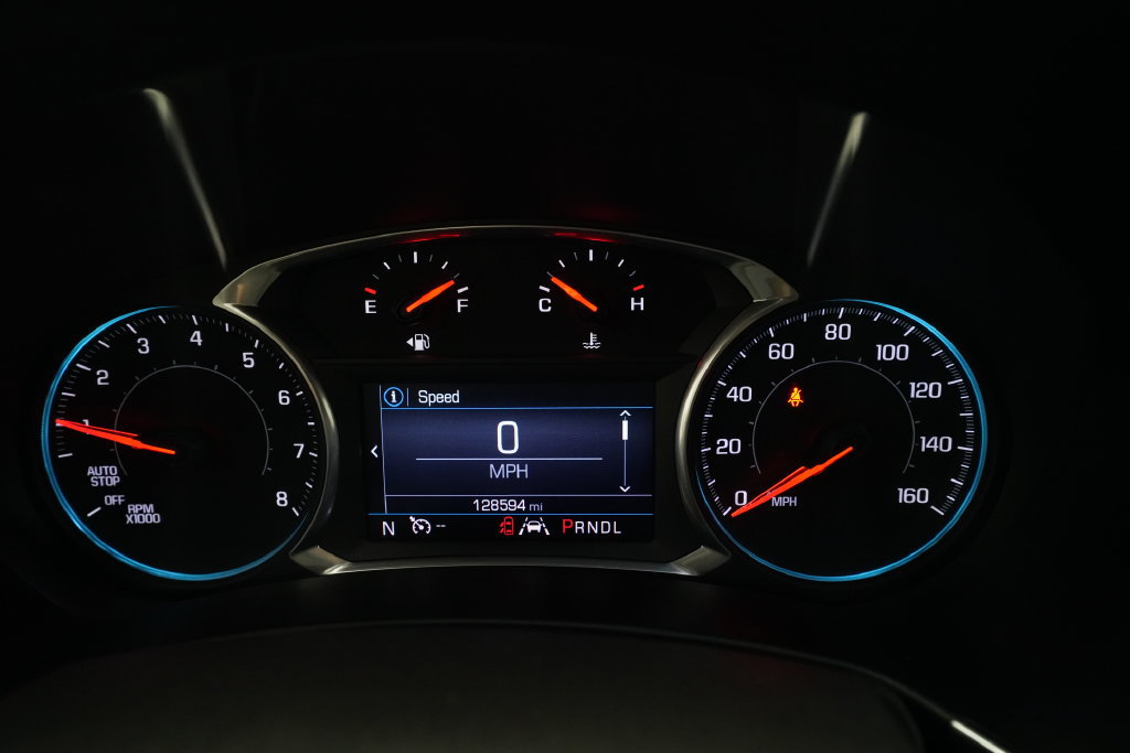 Used 2019 Chevrolet Equinox LT w/ Driver Convenience Package FWD image 2