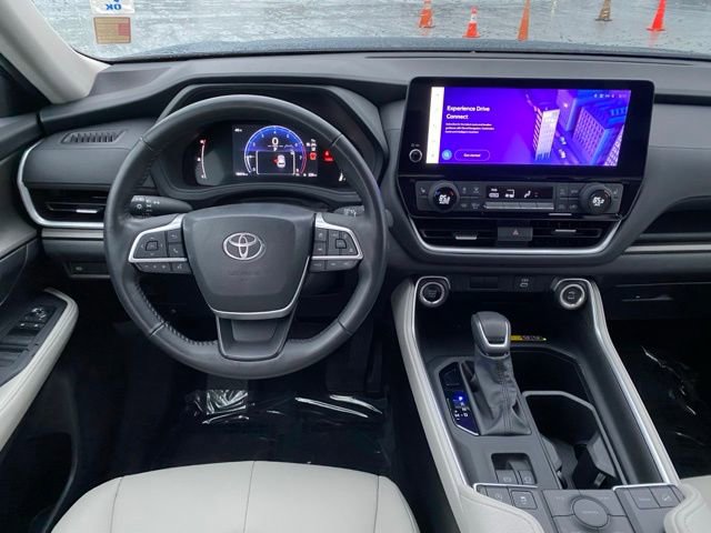 Certified 2024 Toyota Grand Highlander XLE image 15