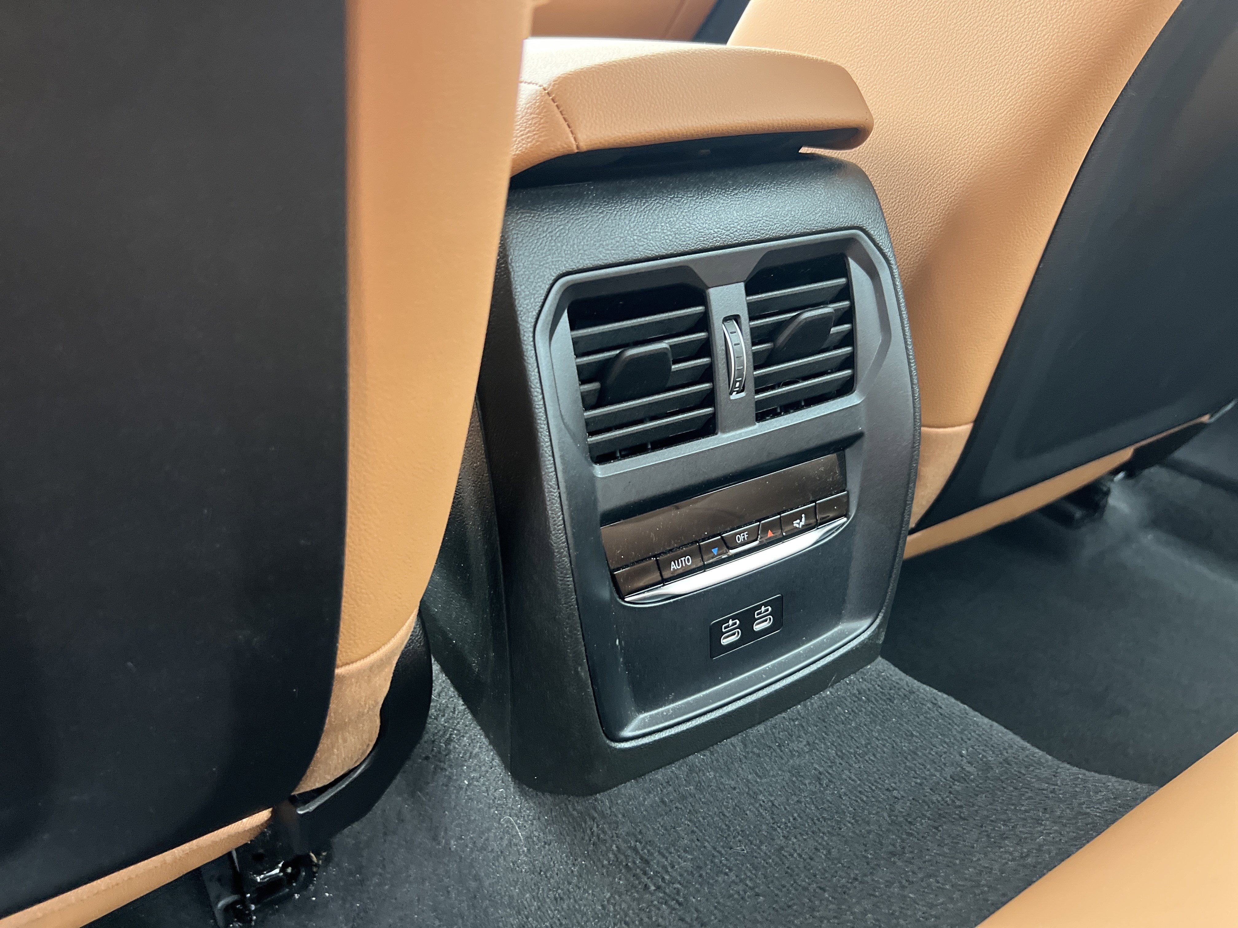 Certified 2025 BMW 330i Sedan image 40