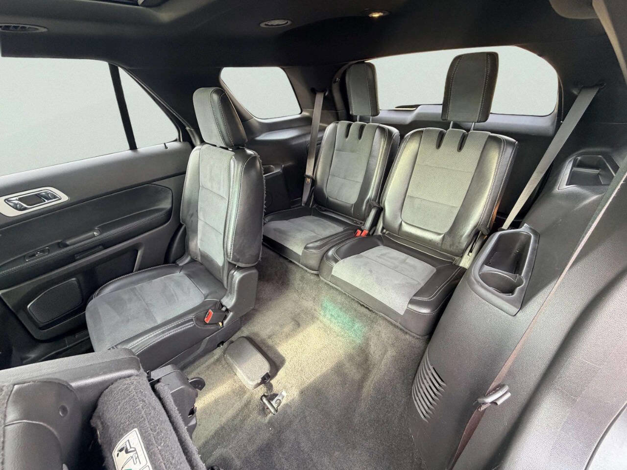 Used 2015 Ford Explorer XLT w/ Equipment Group 202A AWD/4WD image 23