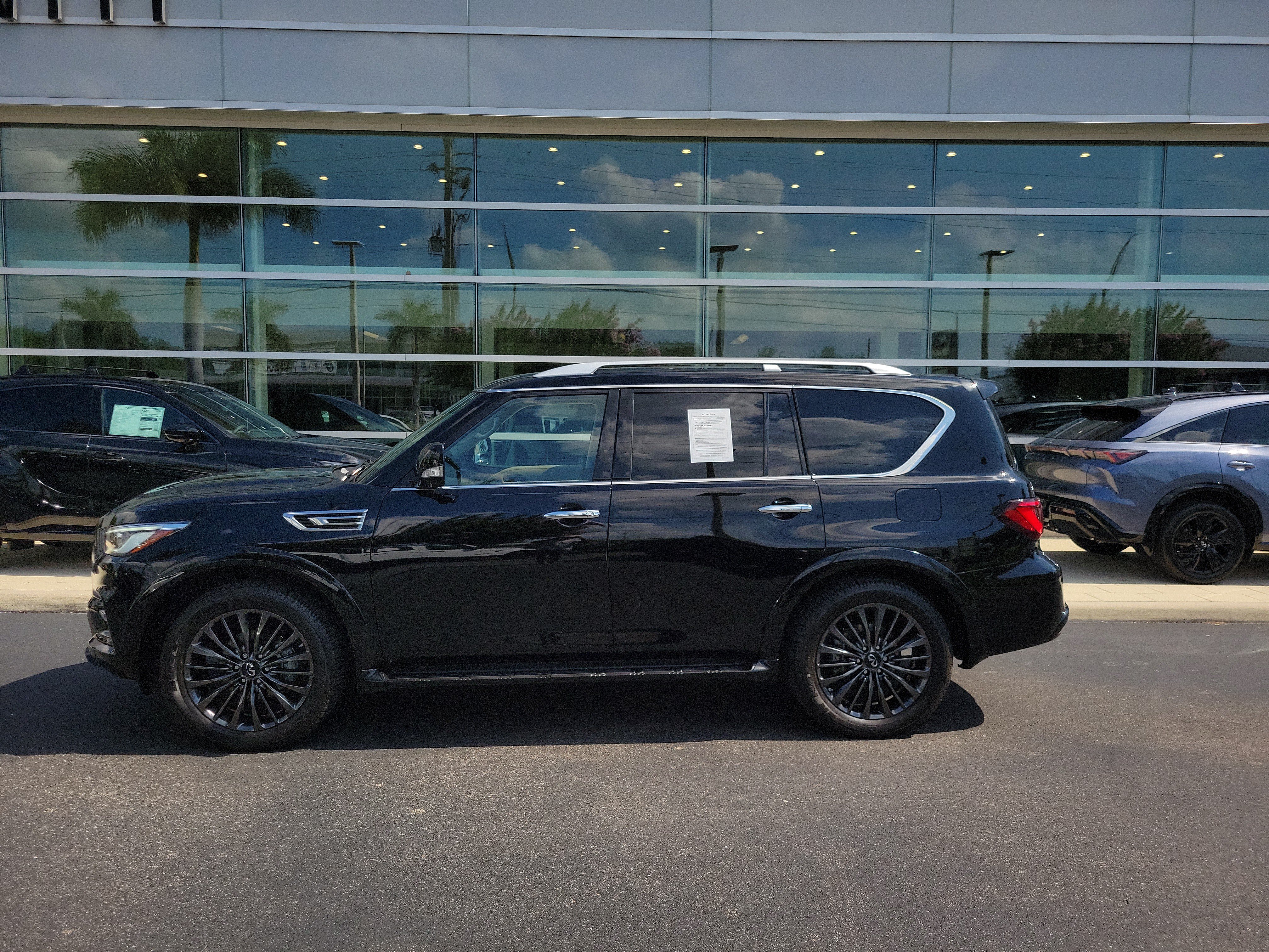 Used 2022 INFINITI QX80 Premium Select w/ Cargo Package RWD image 7