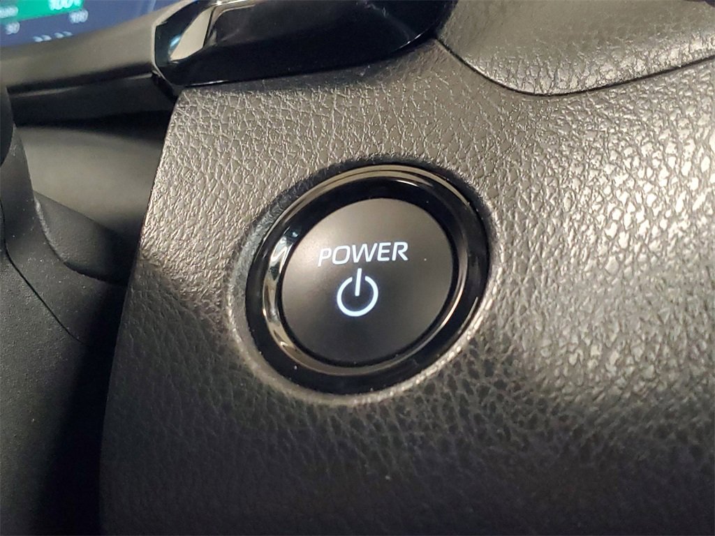 Used 2025 Toyota Camry SE w/ Convenience Package image 30