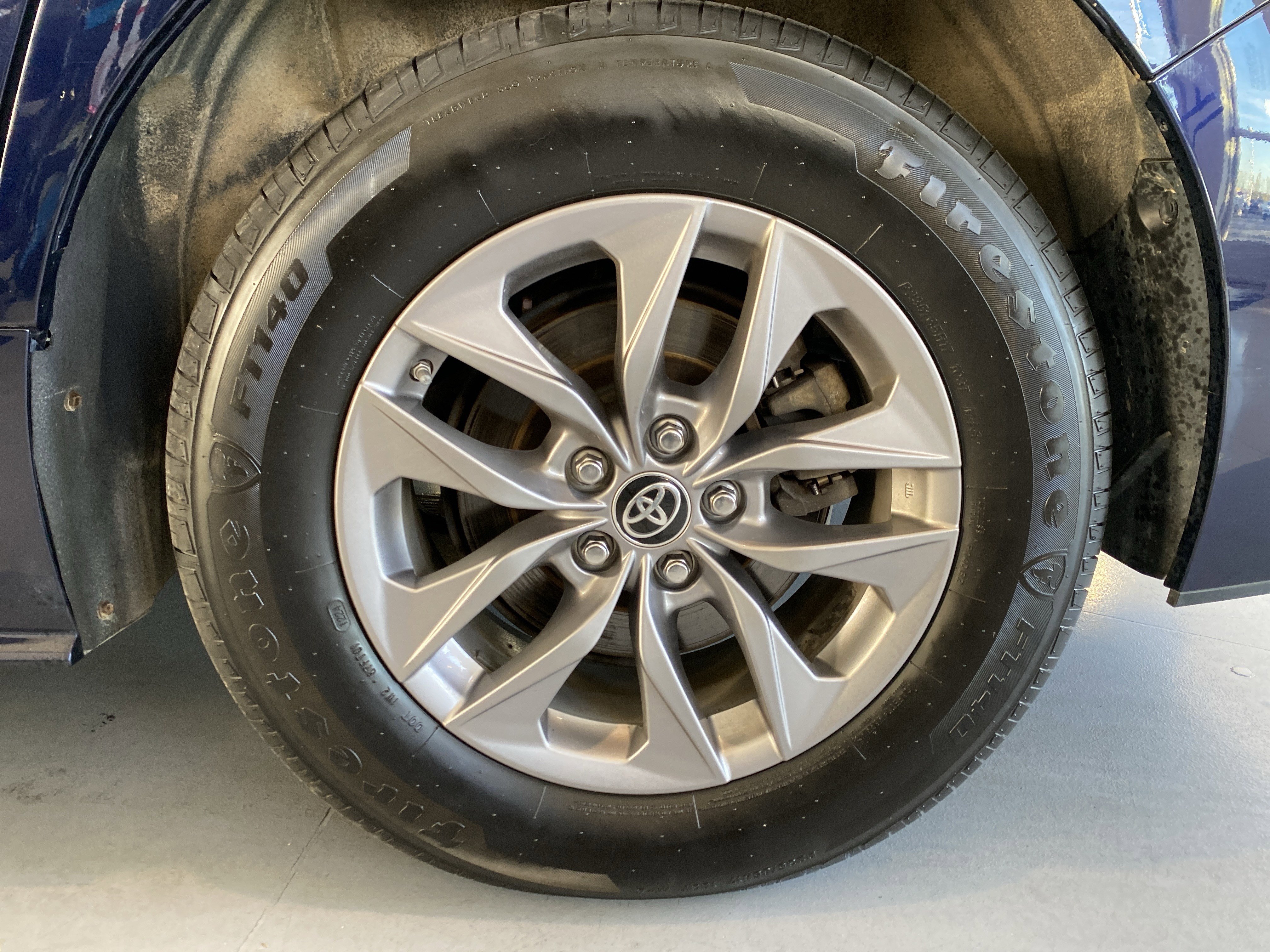 Used 2021 Toyota Sienna XLE image 32