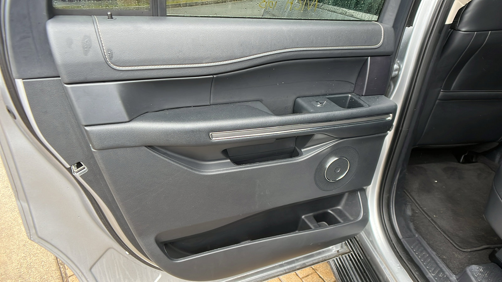 Used 2024 Ford Expedition Max XLT image 25