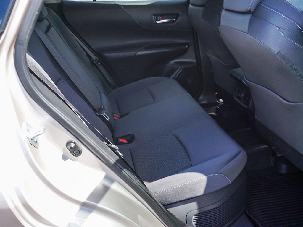 Used 2022 Toyota Venza LE AWD/4WD image 14