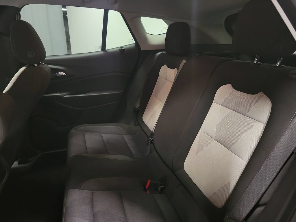 Used 2024 Chevrolet Trax LS w/ LS Convenience Package FWD image 19