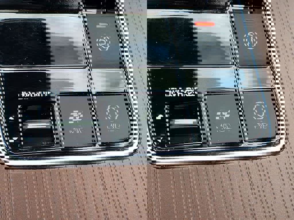 Used 2021 Toyota Sienna LE w/ LE Plus Package image 18