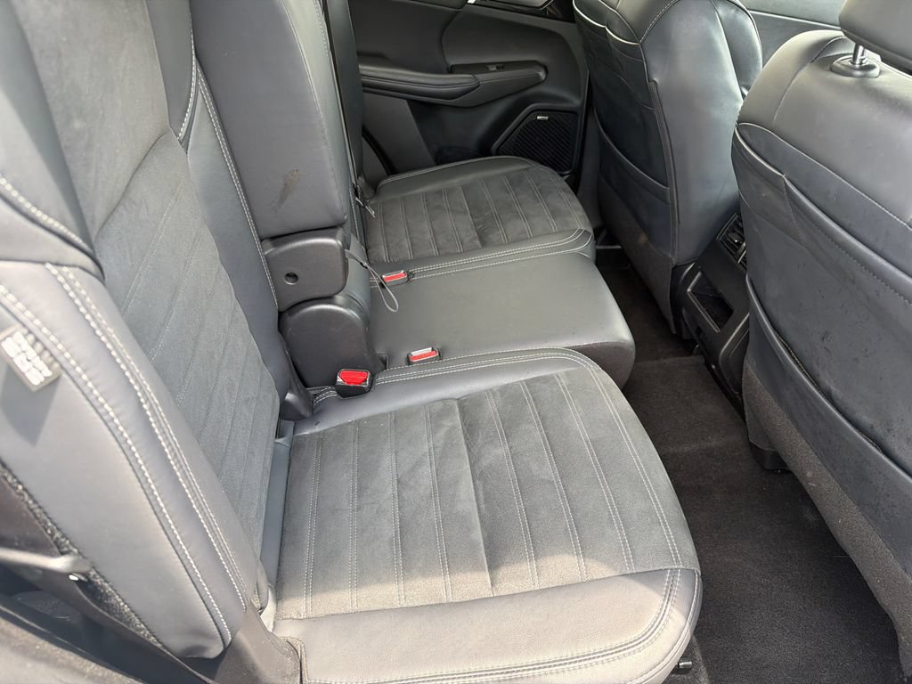 Used 2025 Mitsubishi Outlander SE FWD image 15
