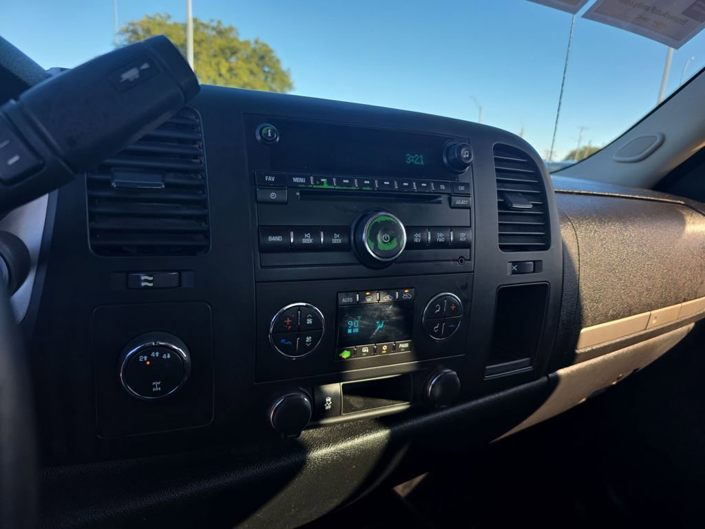 Used 2014 Chevrolet Silverado 2500 LT w/ Interior Plus Package image 8