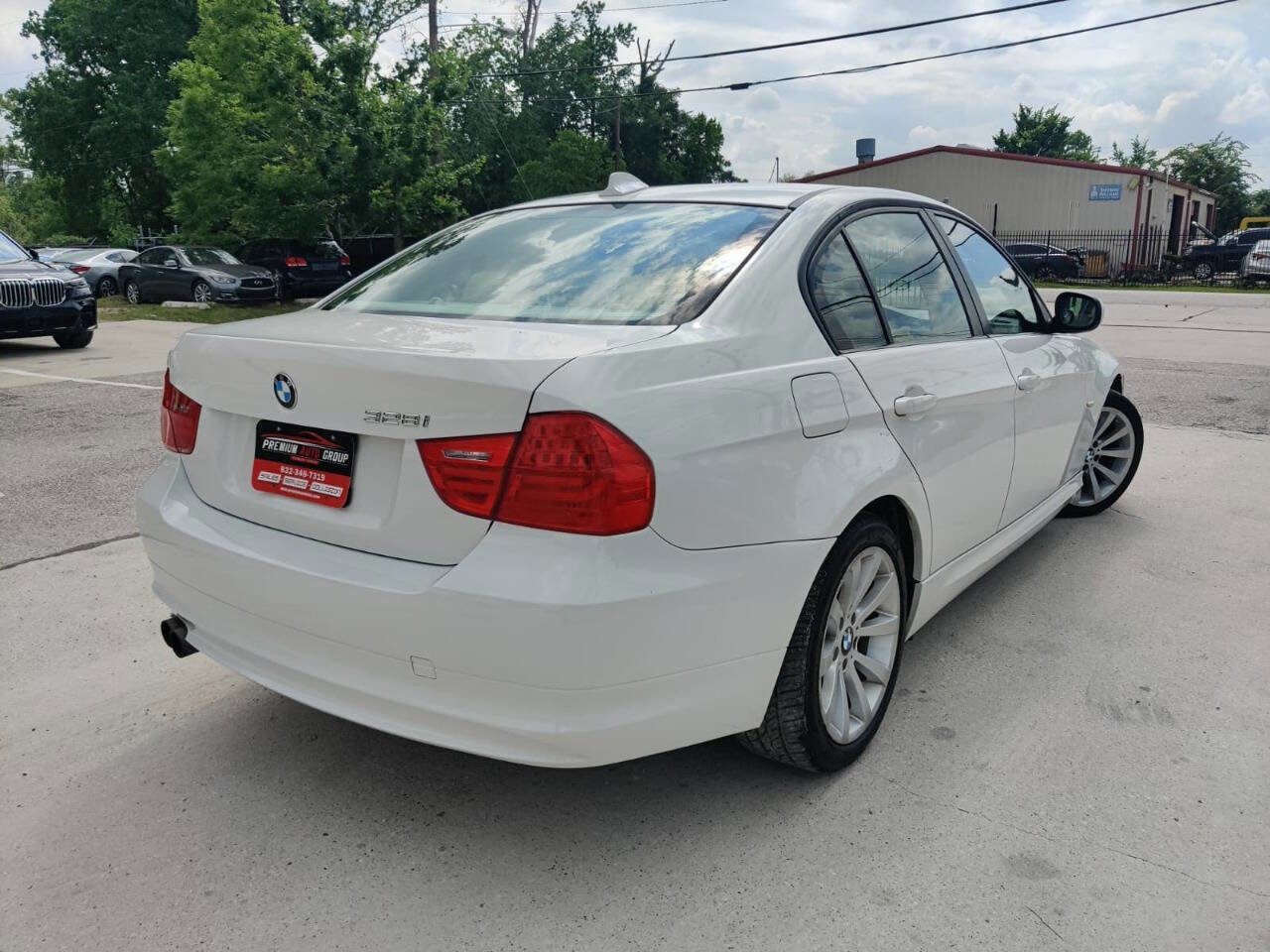 Used 2011 BMW 328i Sedan image 4