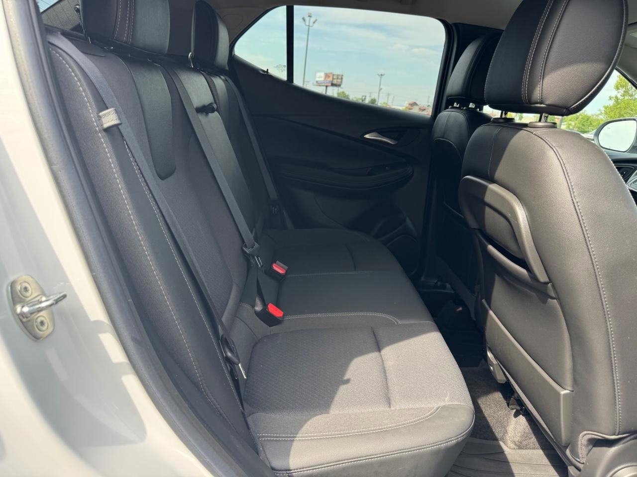 Used 2022 Buick Encore GX Select image 10