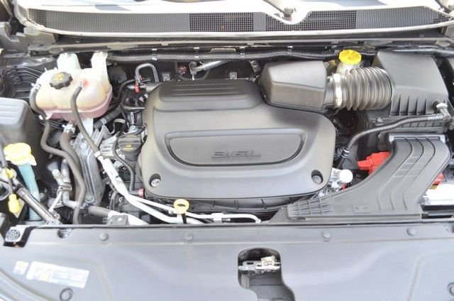 Used 2023 Chrysler Pacifica Touring-L FWD image 36