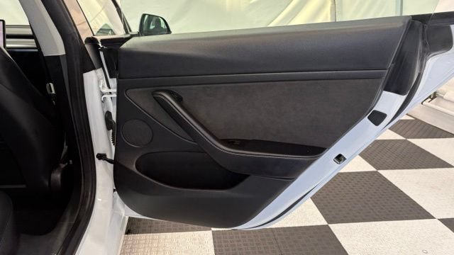 Used 2022 Tesla Model 3 RWD image 25