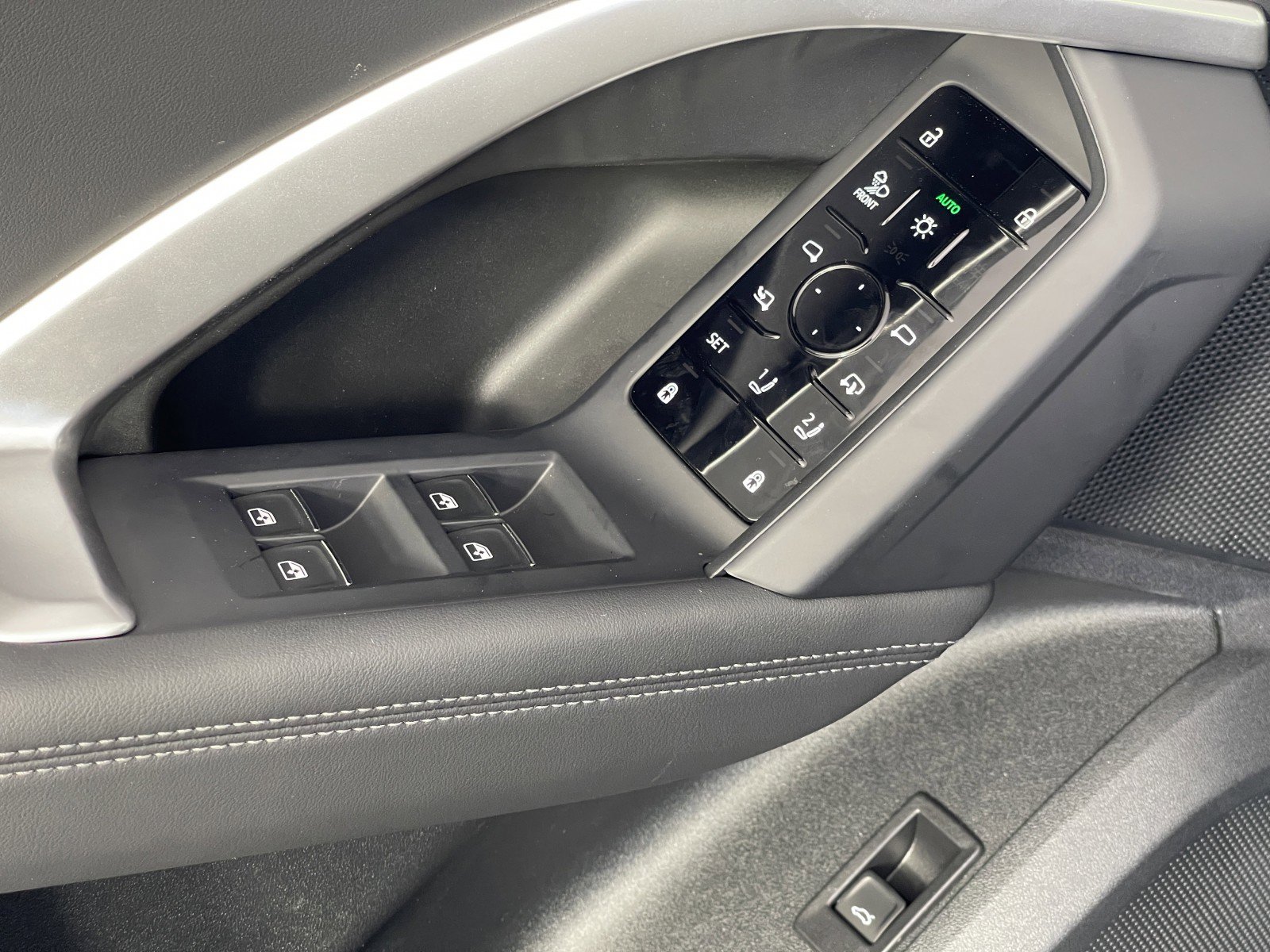 New 2025 Audi Q5 Prestige image 25