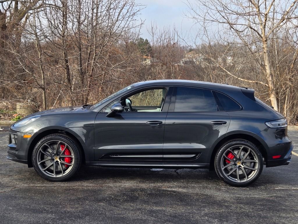 New 2026 Porsche Macan GTS image 2