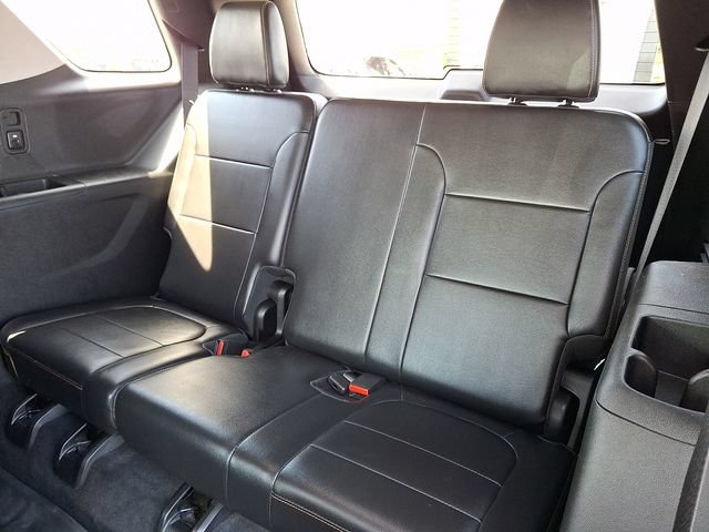 Used 2018 Chevrolet Traverse LT w/ LPO, Black Accent Package AWD/4WD image 12