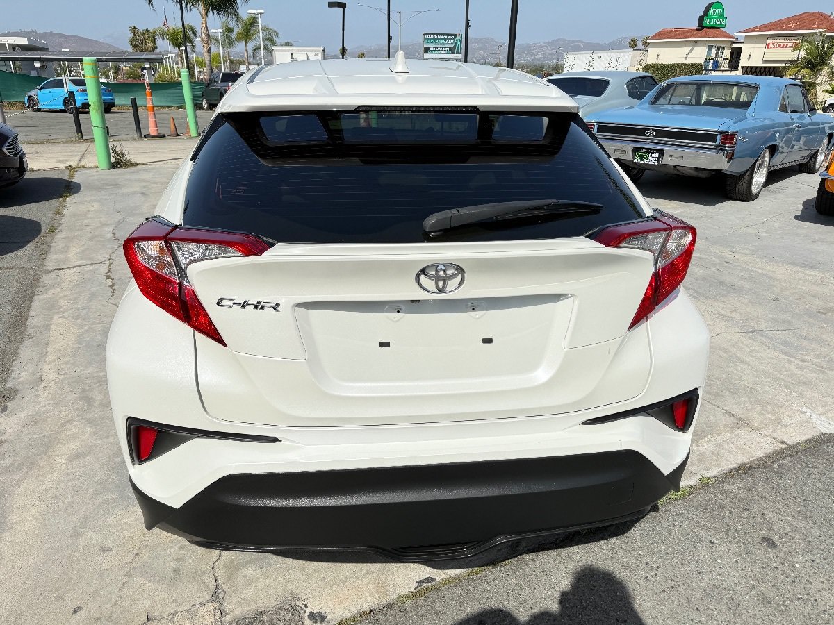 Used 2019 Toyota C-HR XLE FWD image 8