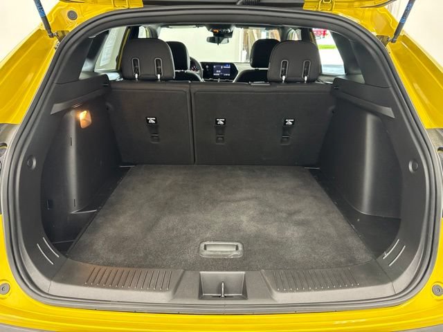 Used 2024 Chevrolet Trax RS w/ Sunroof Package FWD image 26