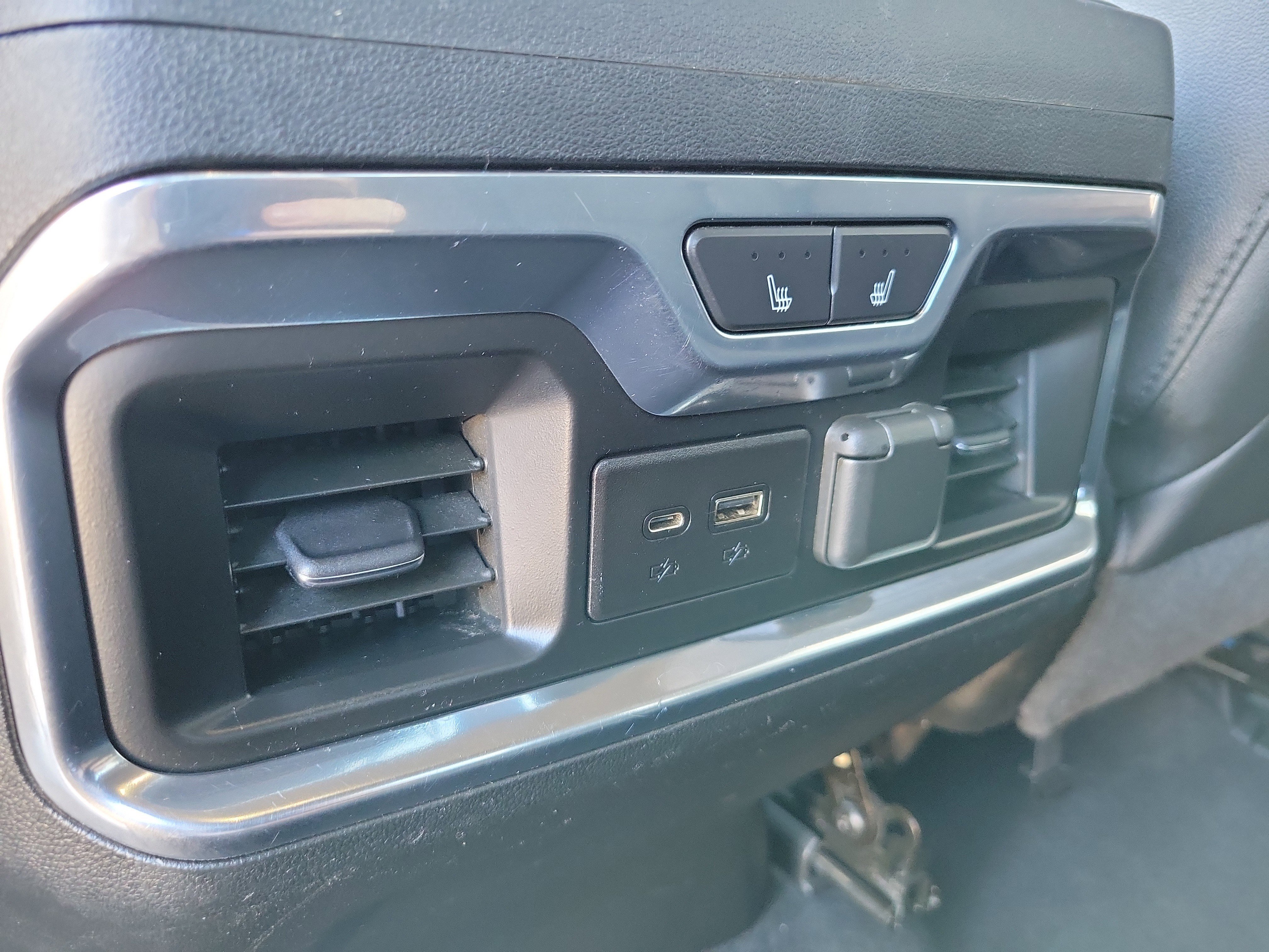 Used 2020 Chevrolet Silverado 2500 LTZ w/ LTZ Premium Package image 13