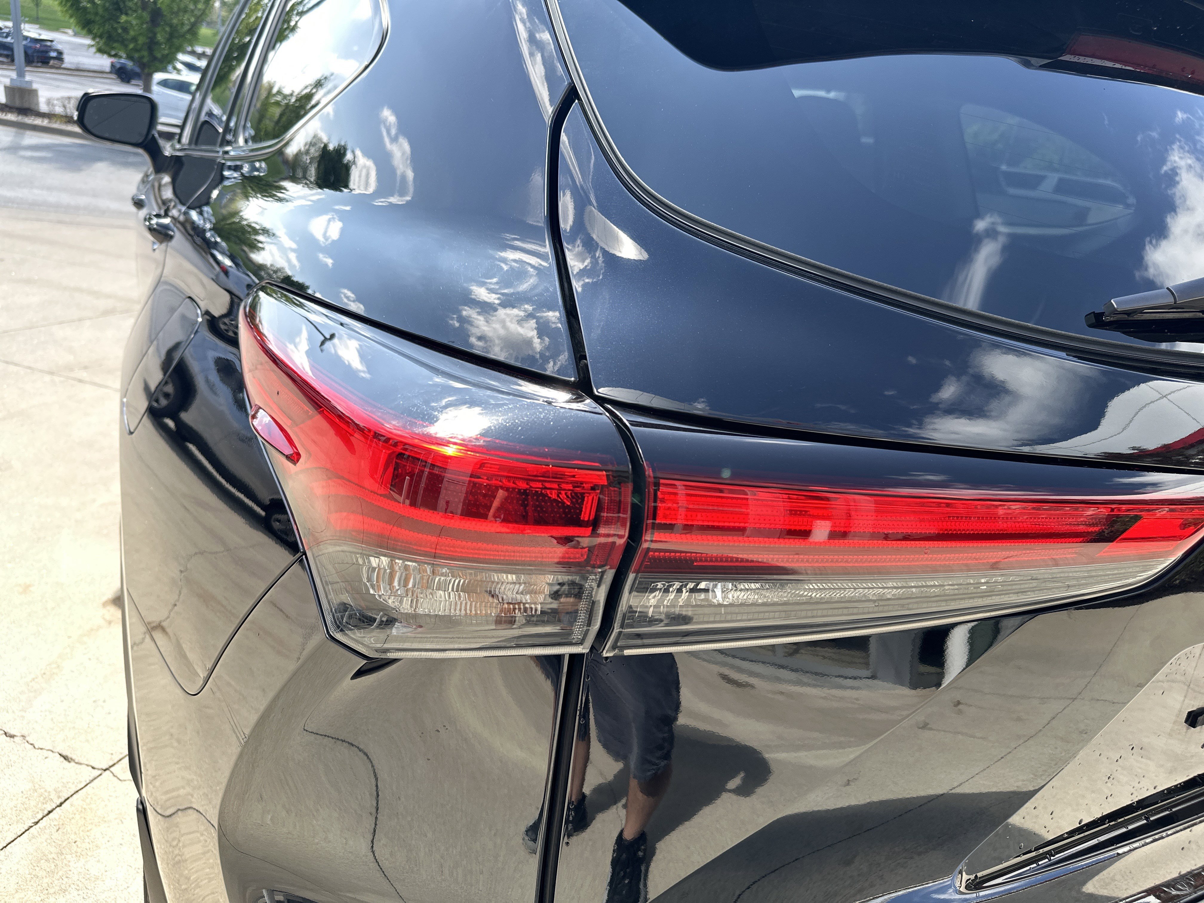 Used 2023 Toyota Highlander Limited AWD/4WD image 11