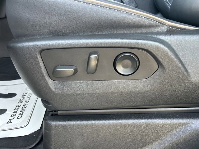 Used 2023 GMC Yukon SLT image 16