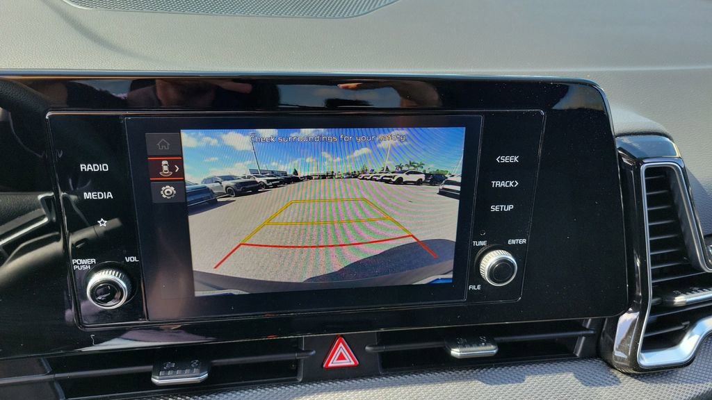 Used 2025 Kia Sportage LX image 17