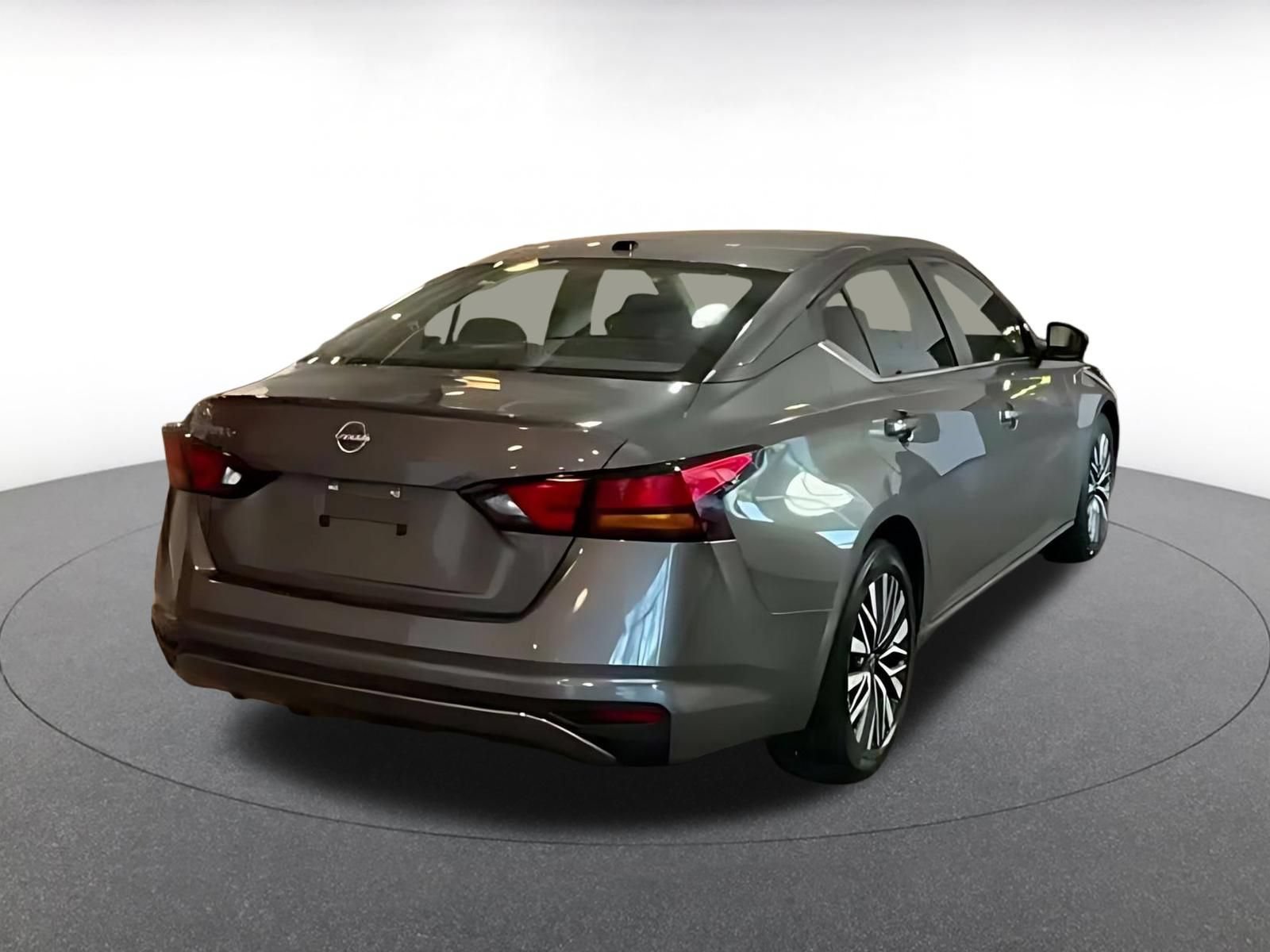 Used 2026 Nissan Altima 2.5 SV FWD image 12