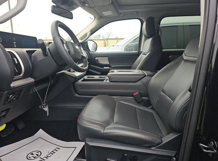 Used 2025 Ford Expedition Max Active image 6