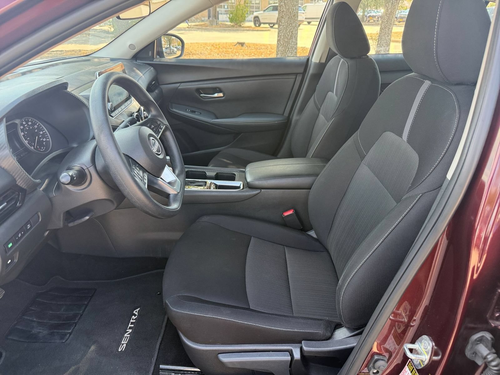 Used 2025 Nissan Sentra SV FWD image 26