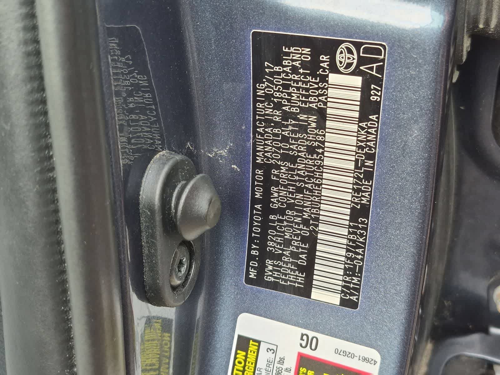 Used 2017 Toyota Corolla LE FWD image 35