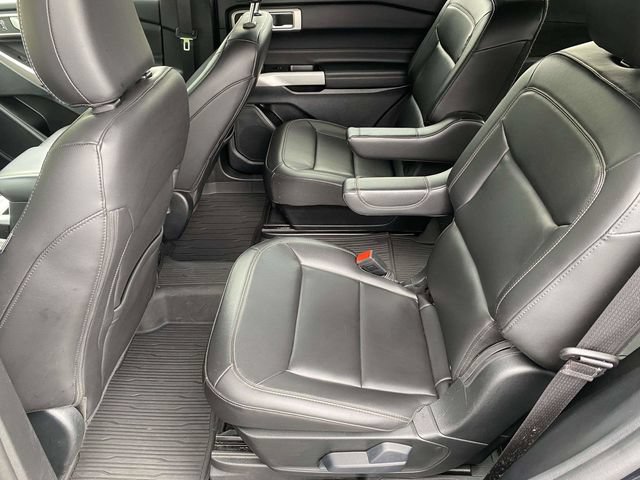 Used 2024 Ford Explorer XLT w/ Equipment Group 202A AWD/4WD image 16