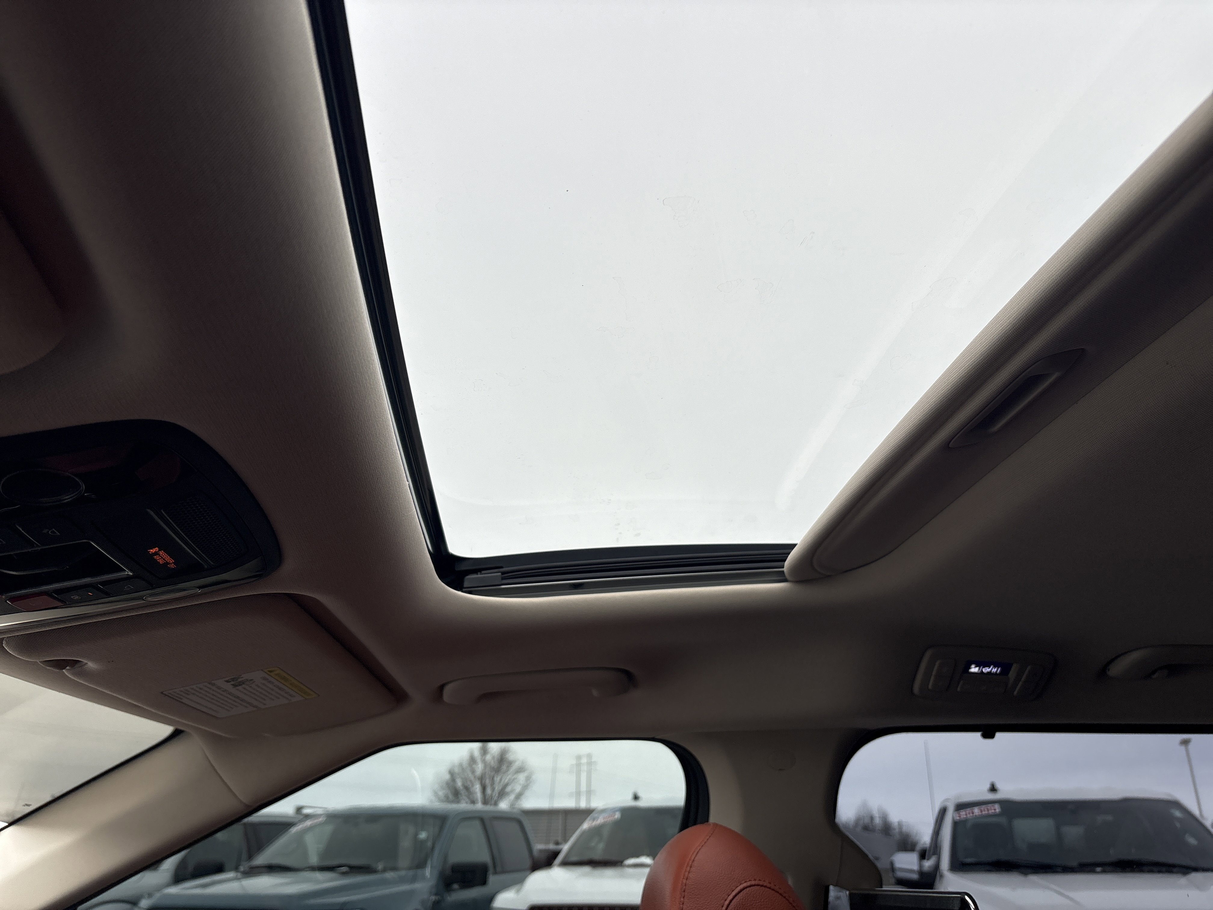 Used 2024 Kia Carnival SX Prestige image 18