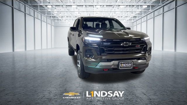 Used 2023 Chevrolet Colorado Z71 w/ Z71 Convenience Package 2 image 3
