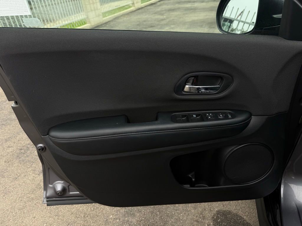 Used 2022 Honda HR-V Sport image 18
