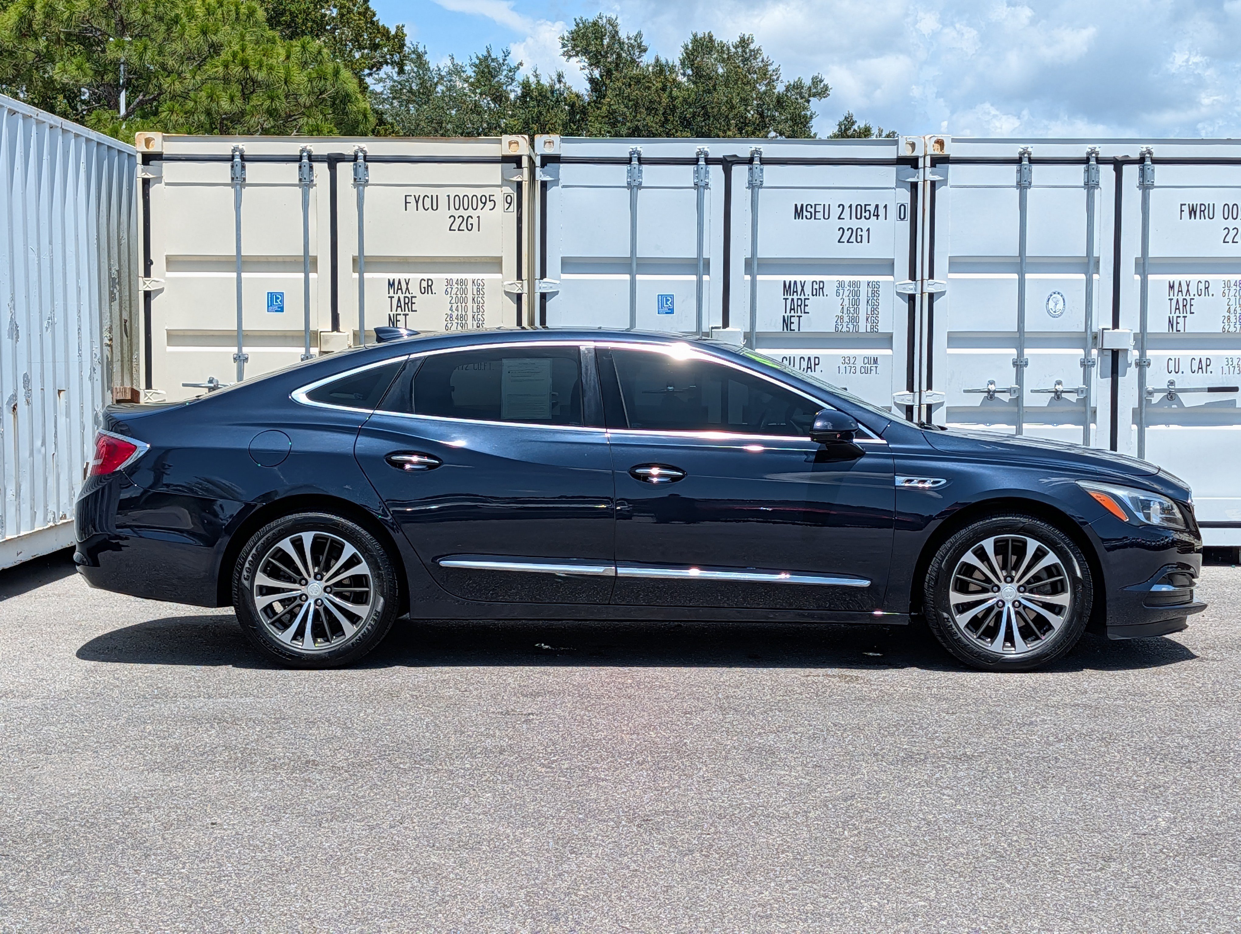 Used 2017 Buick LaCrosse Essence w/ Sun and Shade Package FWD image 3