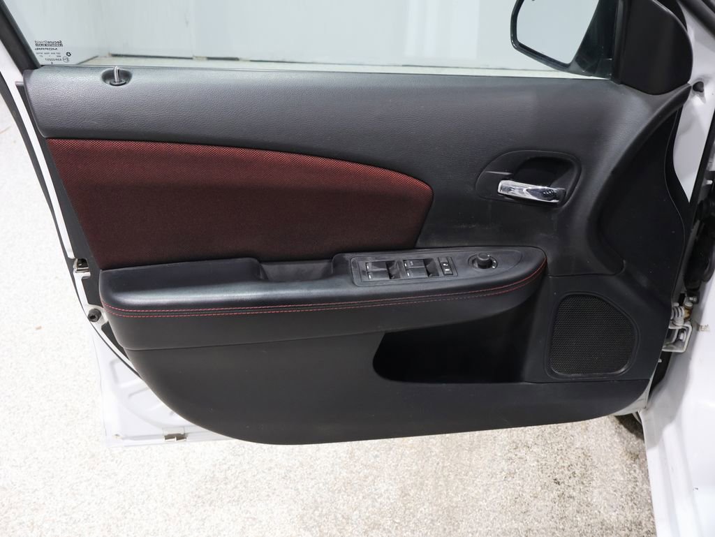 Used 2011 Dodge Avenger Heat image 12