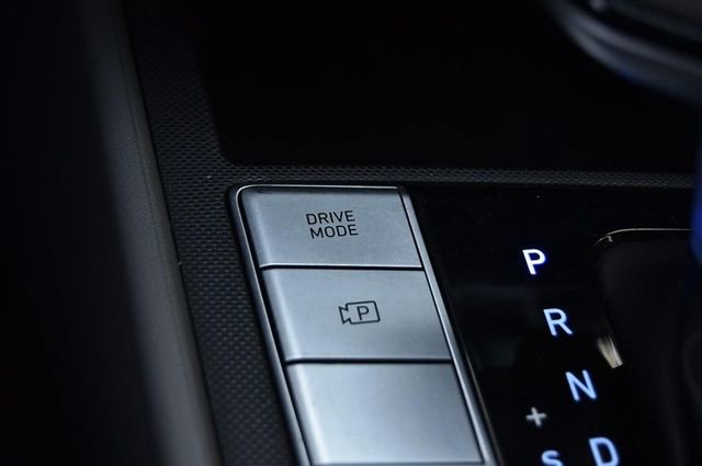 Used 2023 Hyundai Elantra SEL w/ Convenience Package image 16