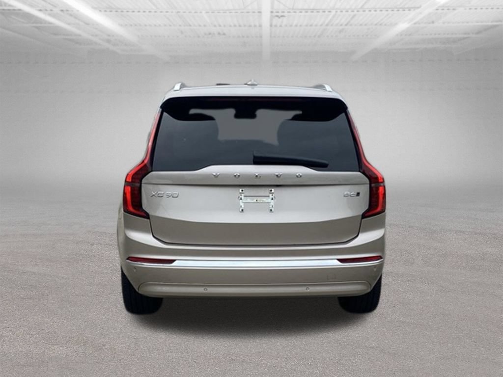 Used 2026 Volvo XC90 B6 Plus w/ Protection Package AWD/4WD image 4