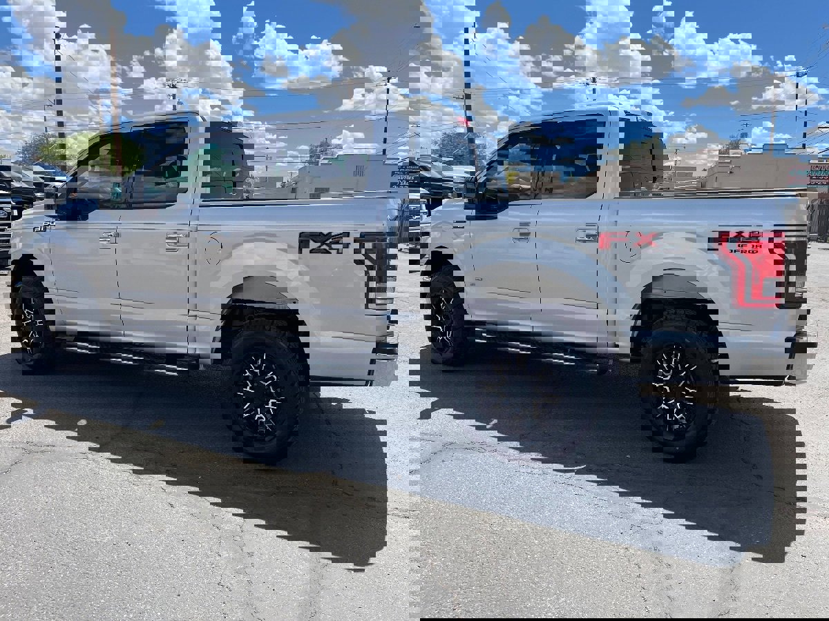 Used 2016 Ford F150 XLT w/ Equipment Group 302A Luxury AWD/4WD image 8