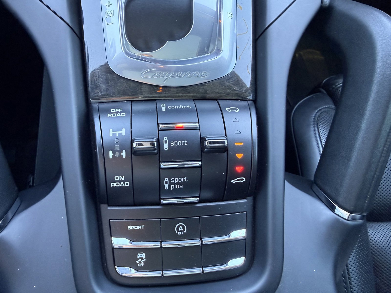 Used 2016 Porsche Cayenne Turbo S image 21