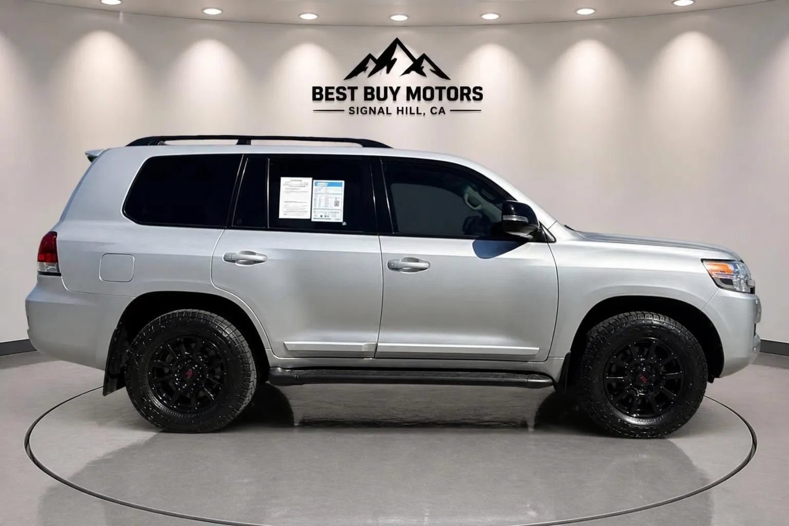 Used 2017 Toyota Land Cruiser AWD/4WD image 5