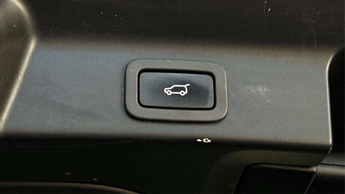 Used 2019 Jaguar F-PACE Prestige image 53