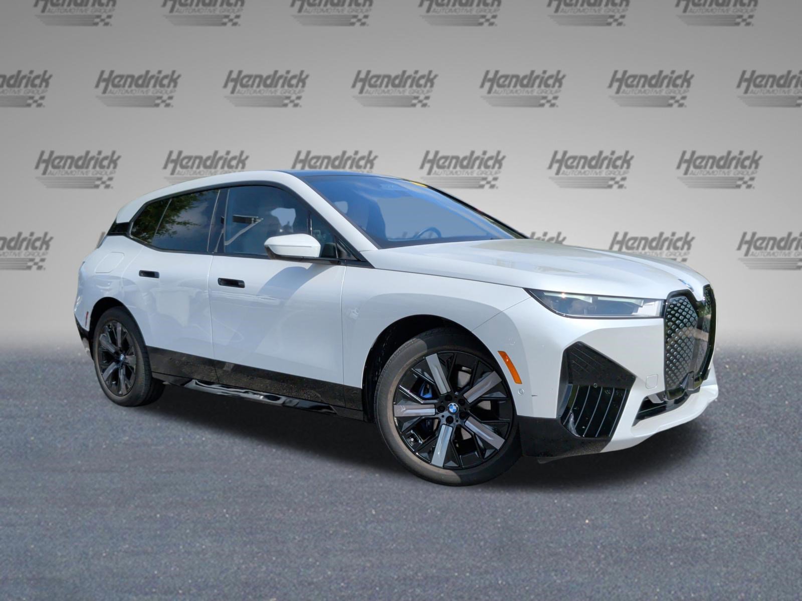 Used 2024 BMW iX xDrive50 w/ Sport Package AWD/4WD image 2