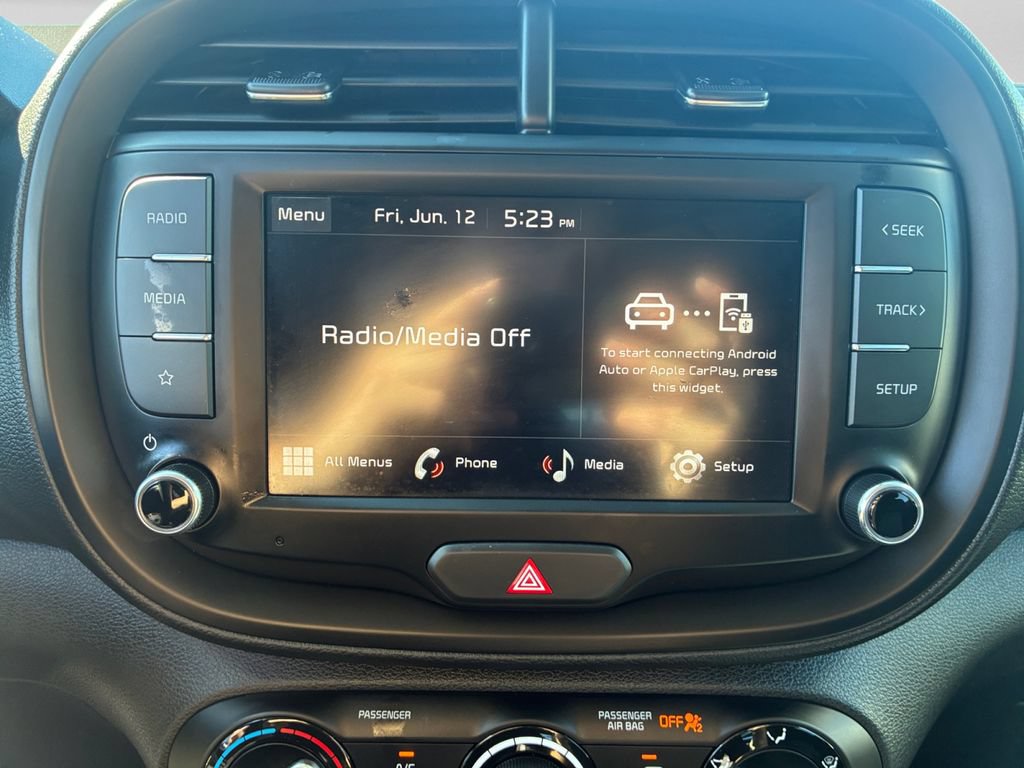 Certified 2025 Kia Soul LX w/ LX Technology Package FWD image 20