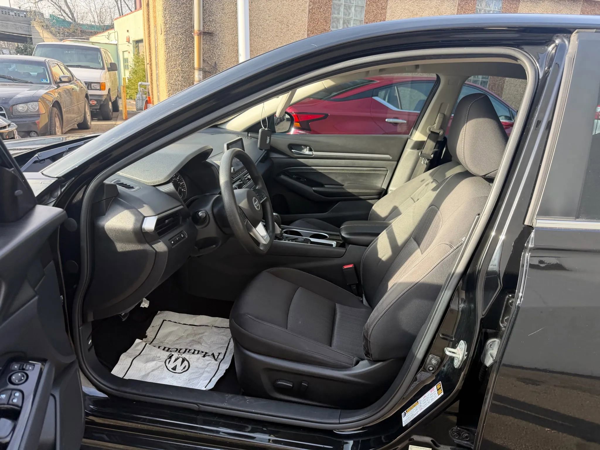 Used 2021 Nissan Altima 2.5 SV FWD image 25