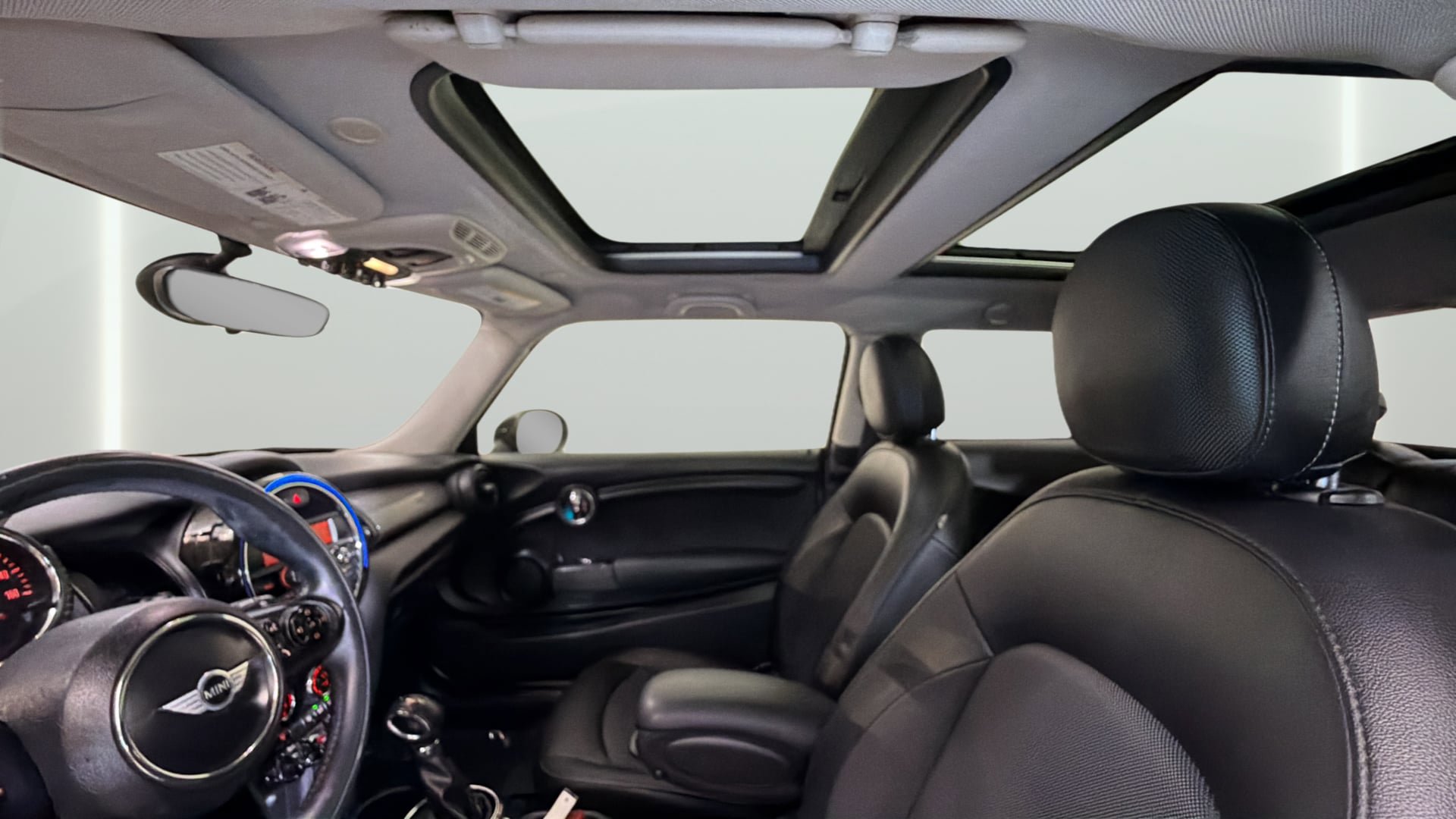 Used 2015 MINI Cooper 2-Door Hardtop FWD image 32