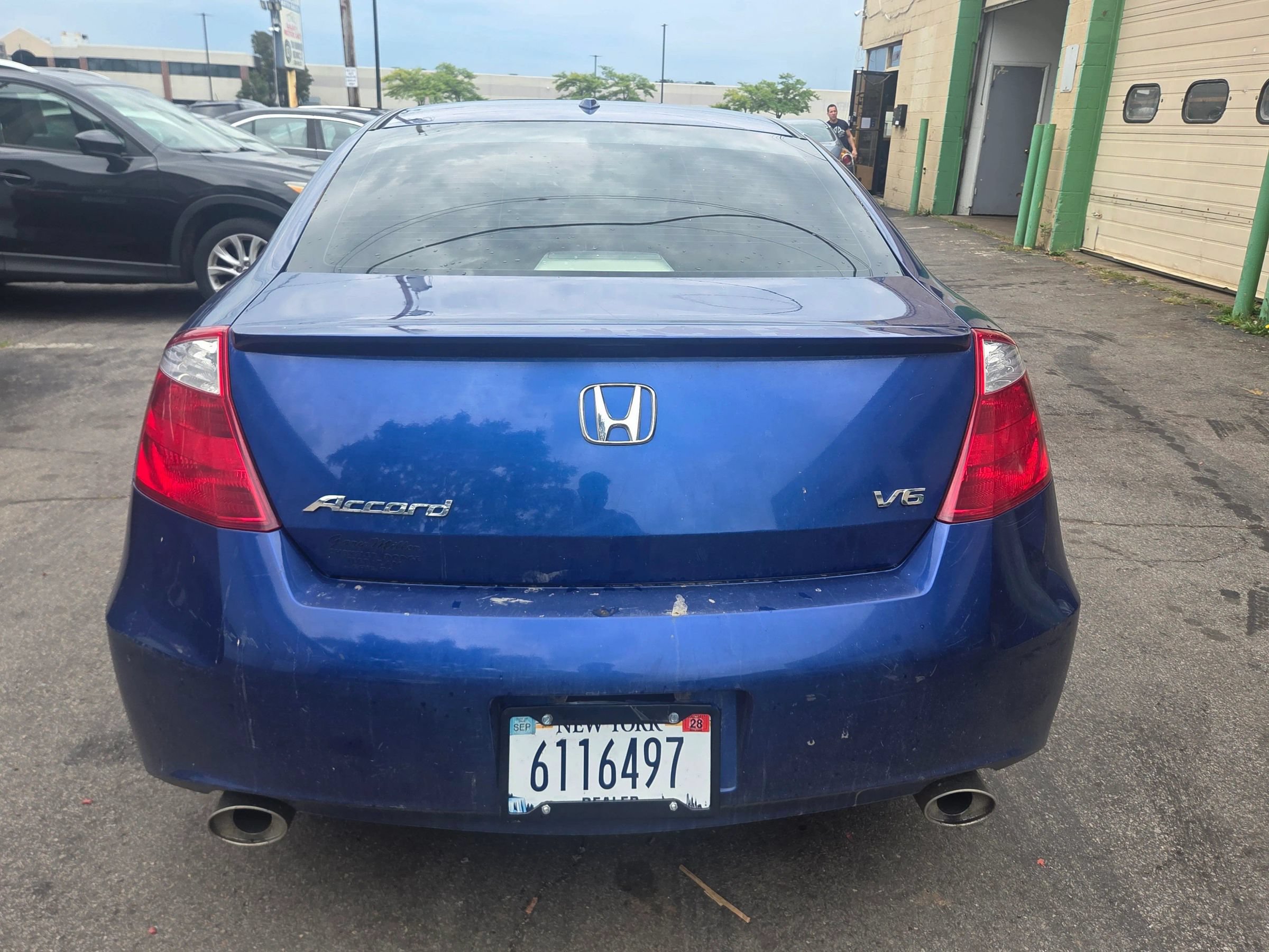 Used 2010 Honda Accord EX-L image 4