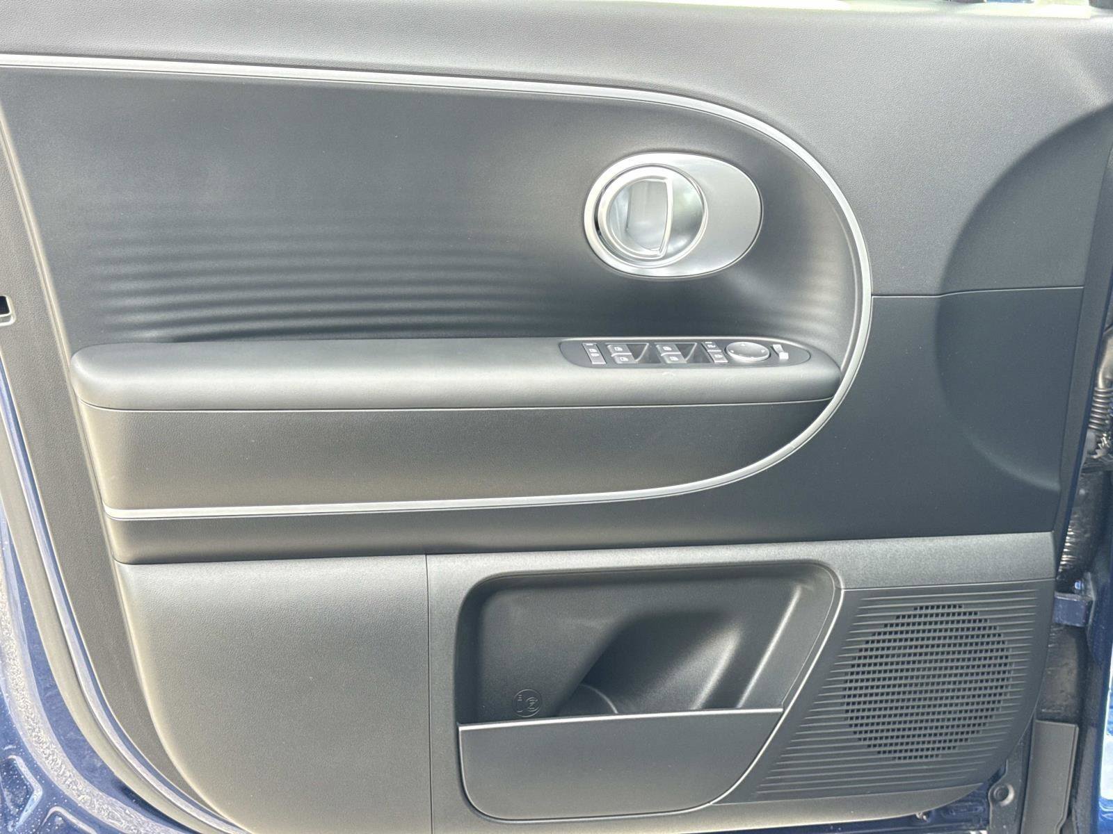 New 2026 Hyundai Ioniq 9 SE image 8