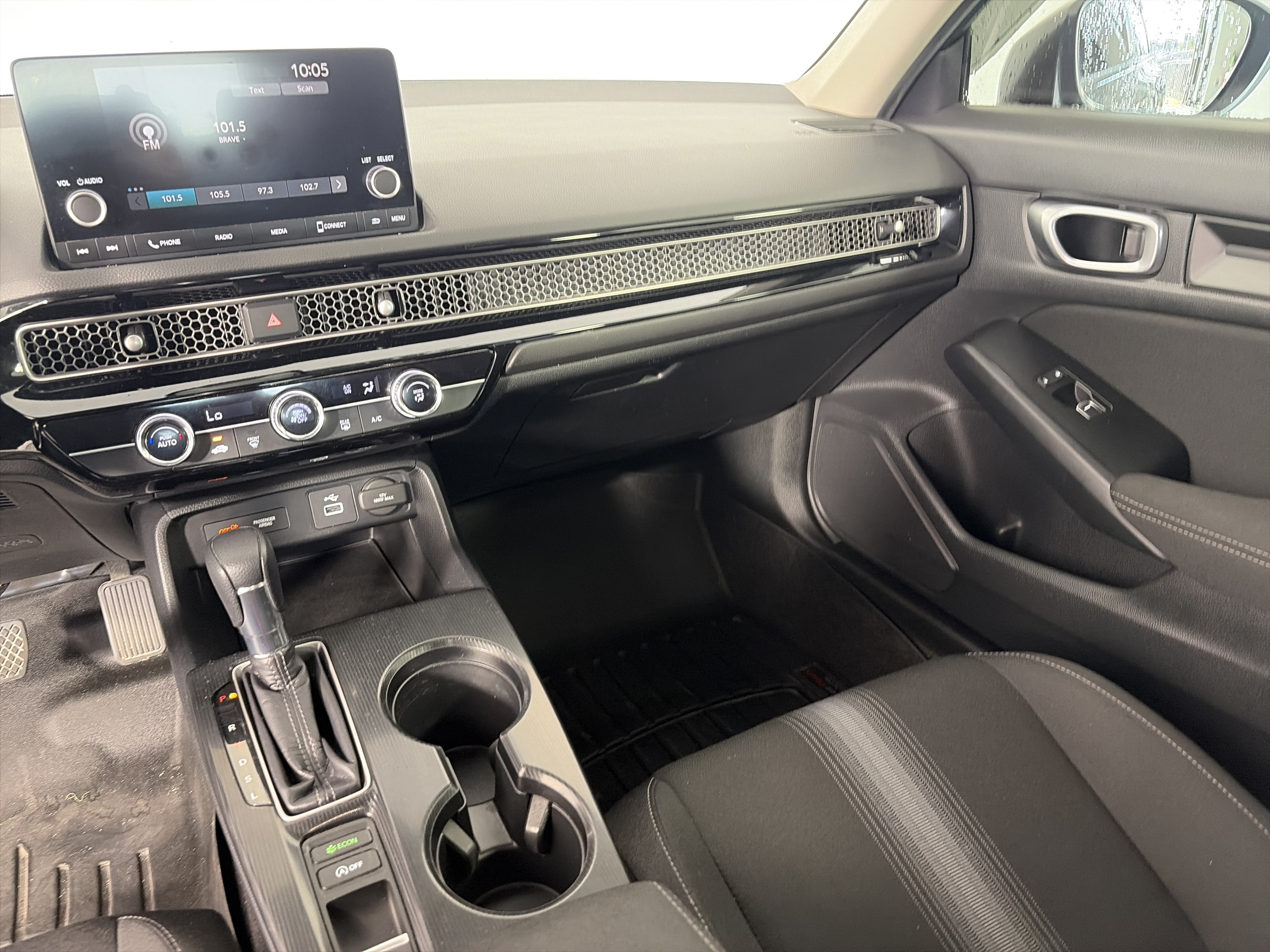 Used 2023 Honda Civic LX image 4